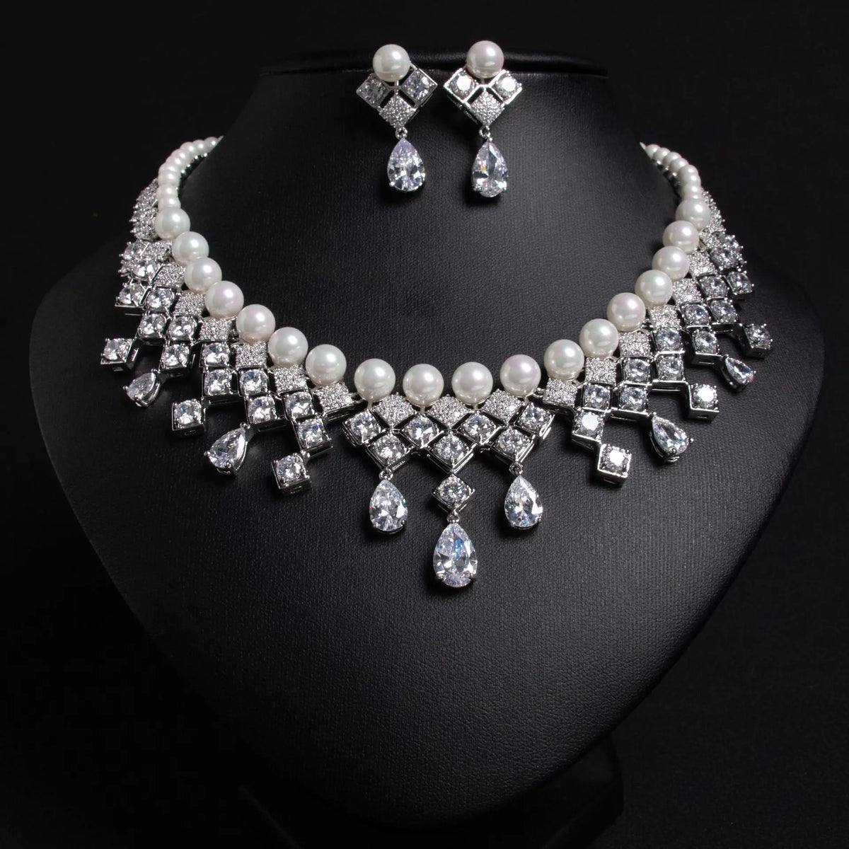 Luxury Teardrop Vintage Palace-style Zircon Jewelry Set JW043 