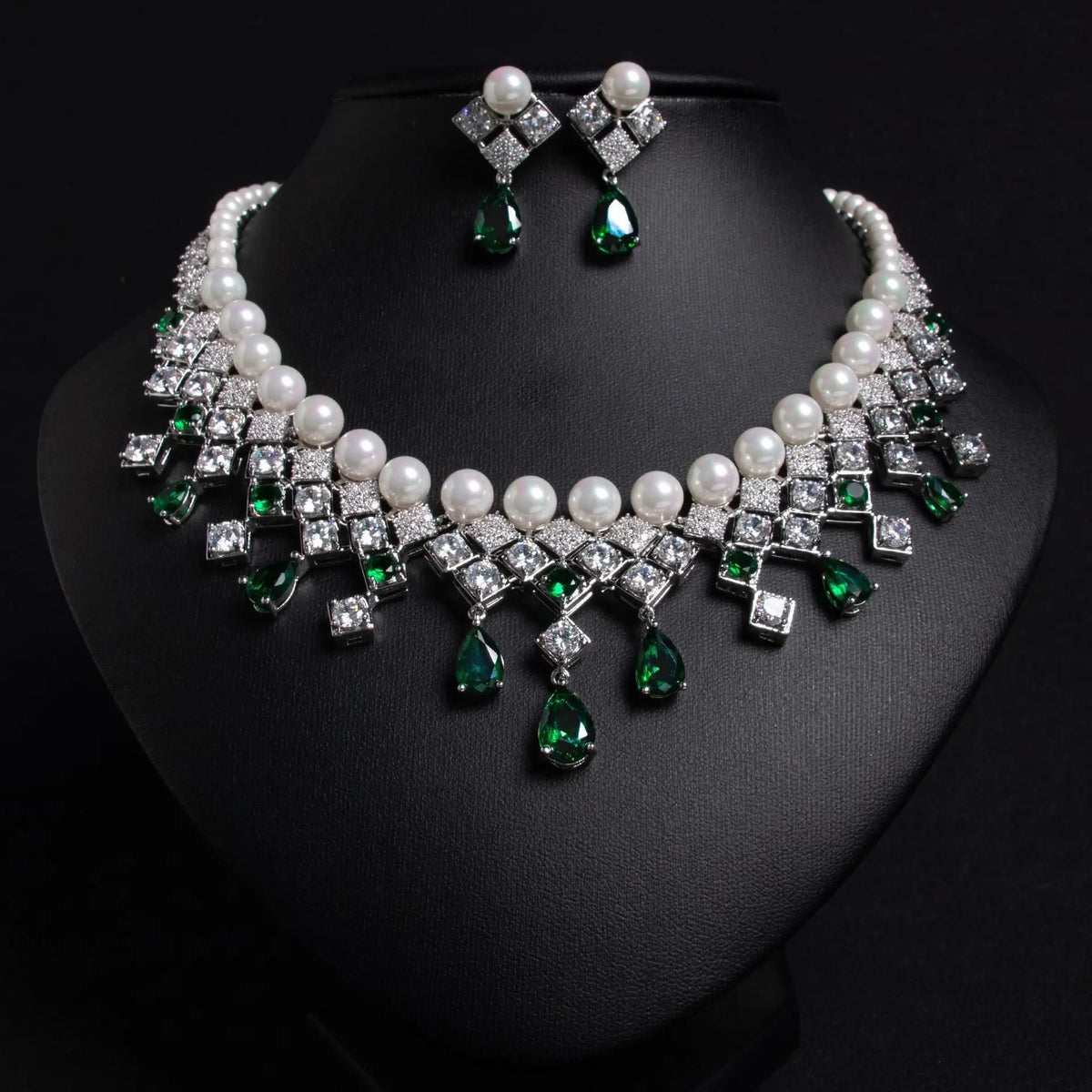 Luxury Teardrop Vintage Palace-style Zircon Jewelry Set JW043 