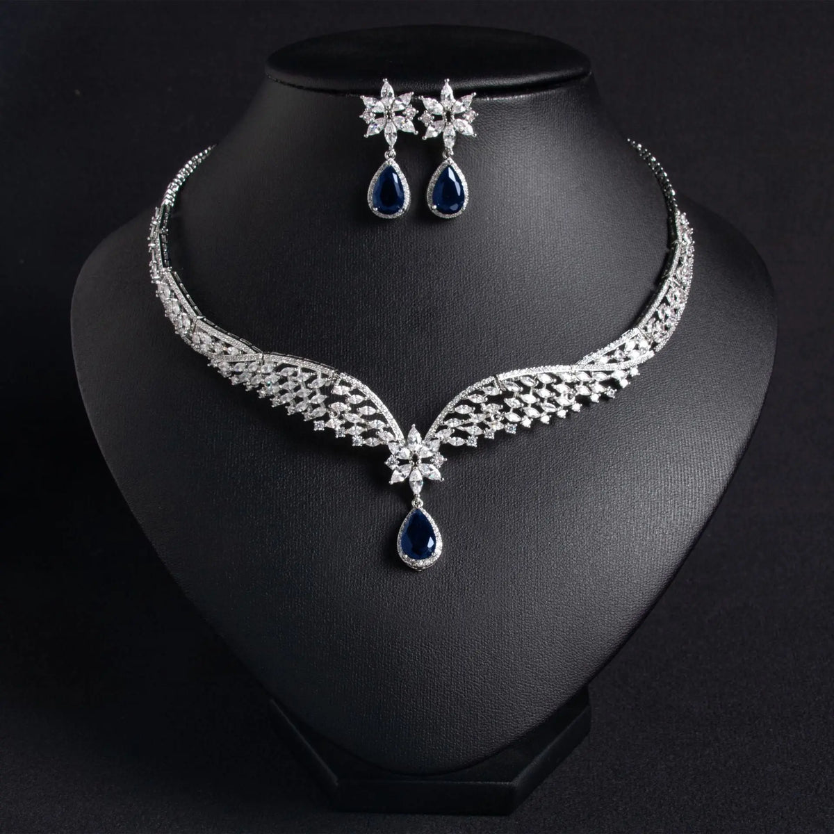 Luxurious Teardrop-shaped Floral Jewelry Set JW057 