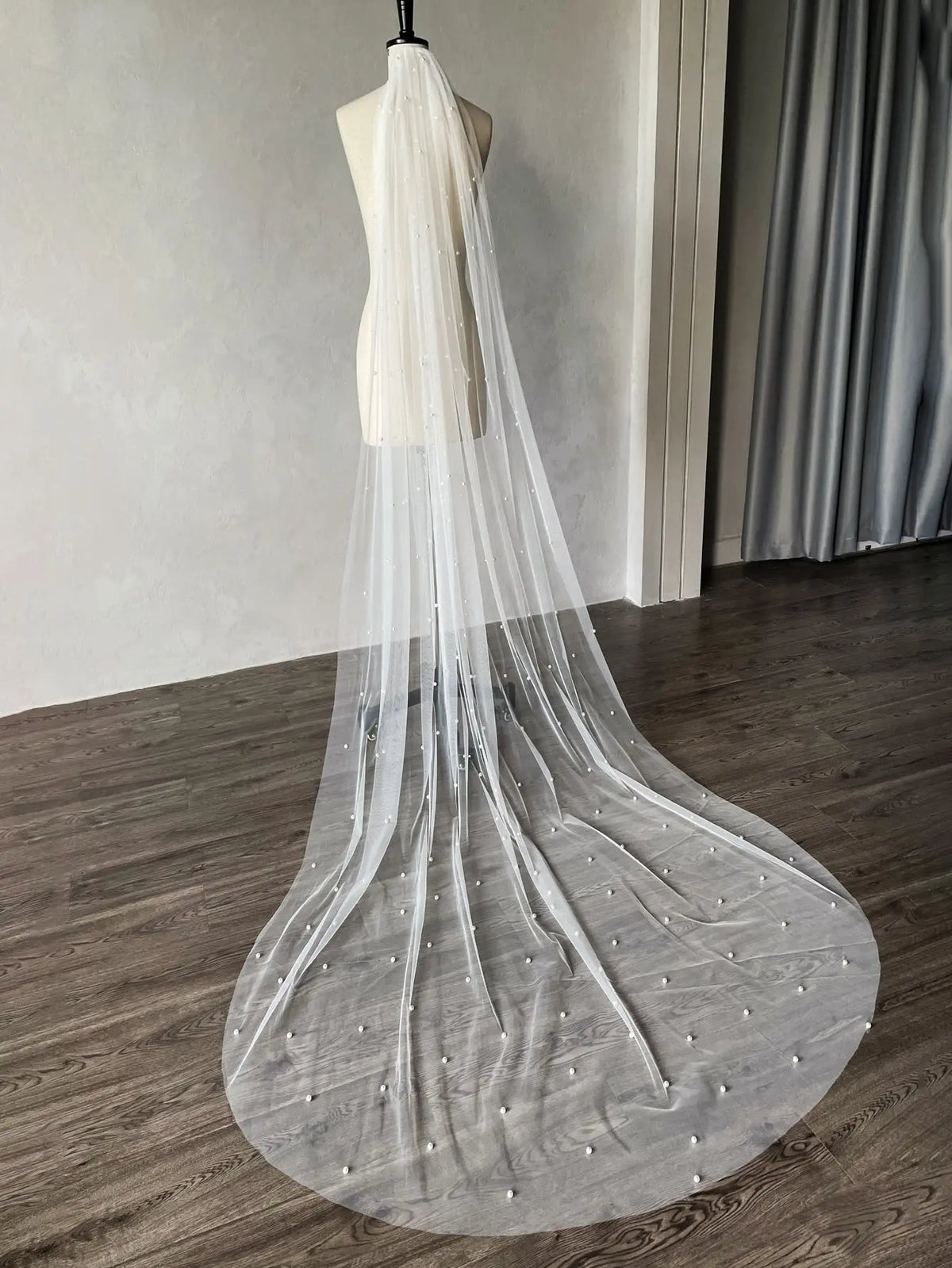 Minimalist Scattered Pearl Bridal Veil Long Soft Tulle 90.55inch Cathedral Wedding Veil Cut Edge BV002-5