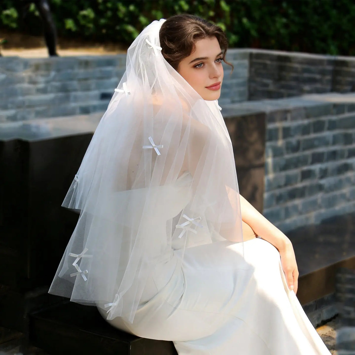 Elegant Satin Bowknot Bridal Veil Double Layer Cut Edge Tulle Fingertip Length Wedding Veil BV003