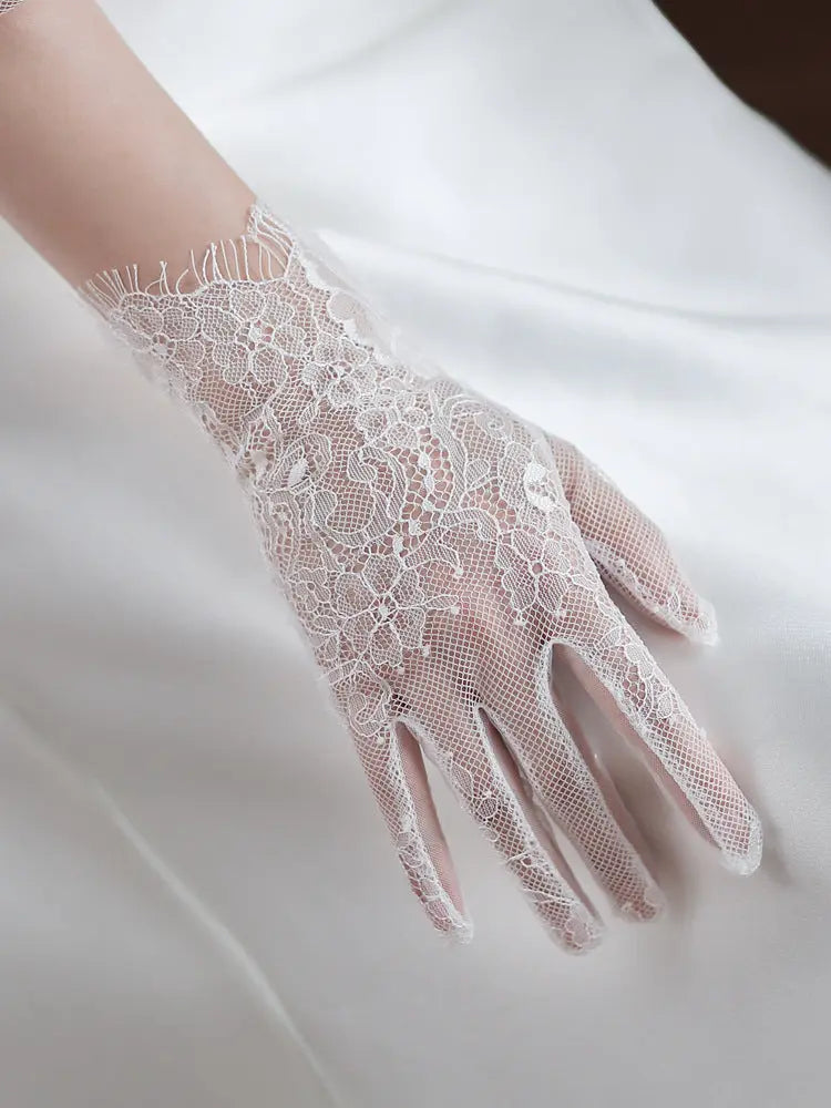 Elegant Short Eyelash Lace Bridal Gloves Full Finger Wrist Length Wedding Gloves for Women GL009-4
