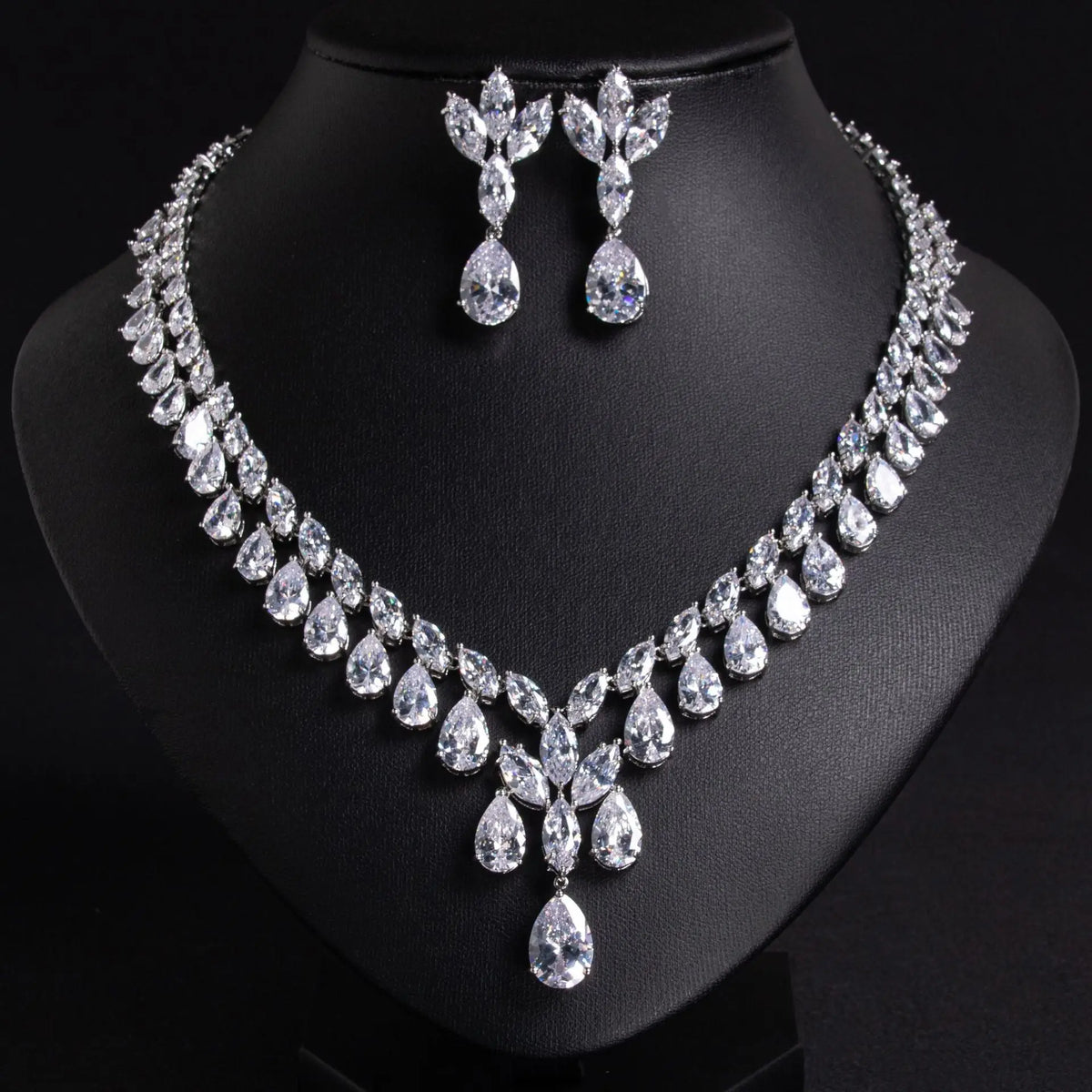 Luxury Teardrop Cubic Zirconia Jewelry Set JW040 