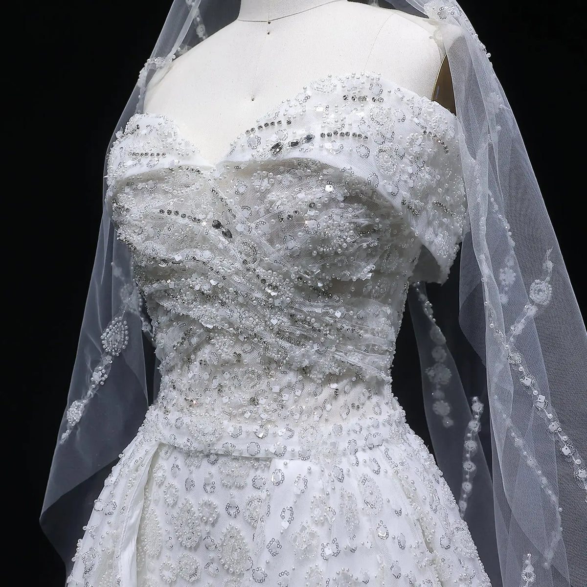 Luxury White Off-the-Shoulder Train Wedding Dress with Veil SW031 