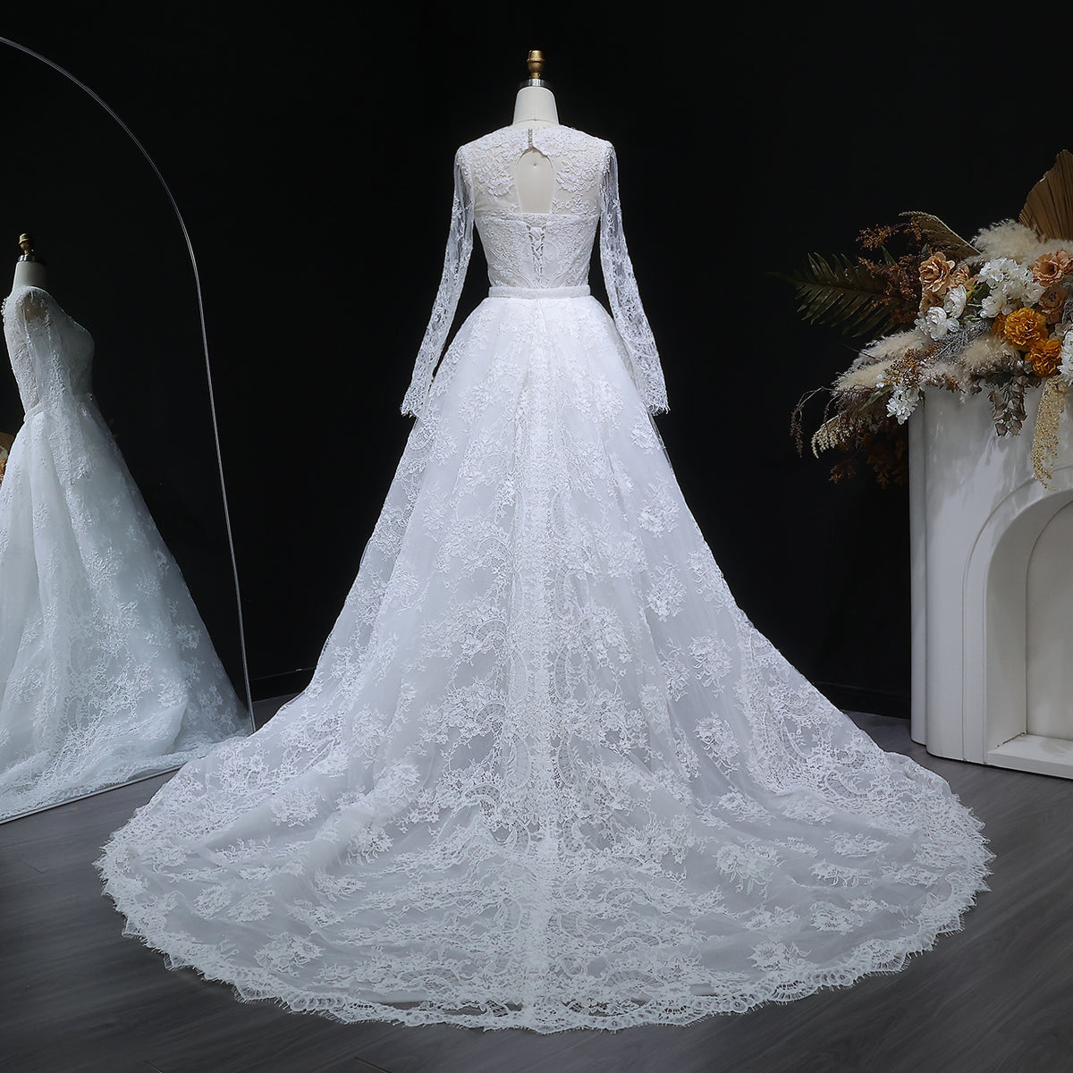 Luxury Lace Sweetheart Long Sleeve Wedding Dress with Veil SW523 