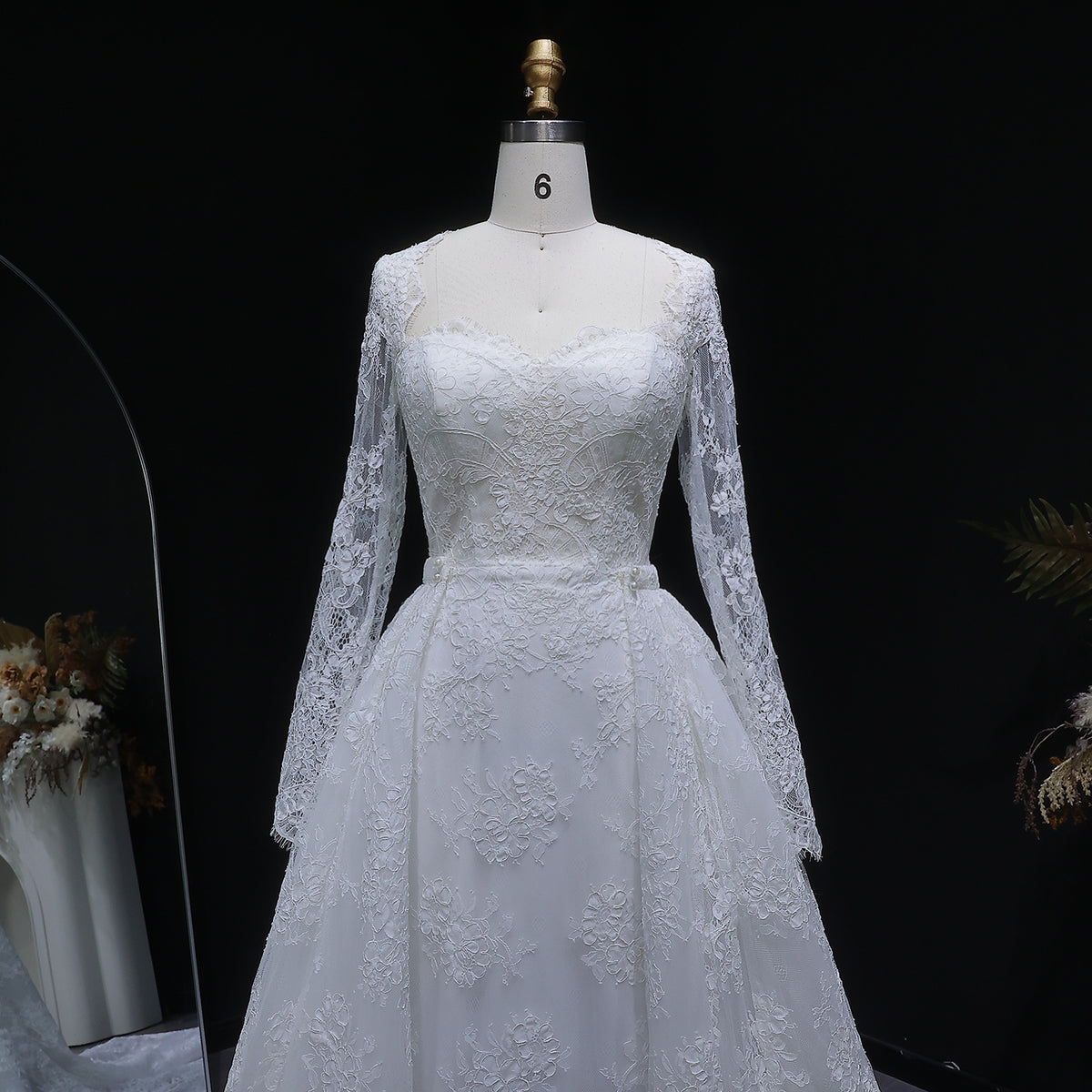 Luxury Lace Sweetheart Long Sleeve Wedding Dress with Veil SW523 