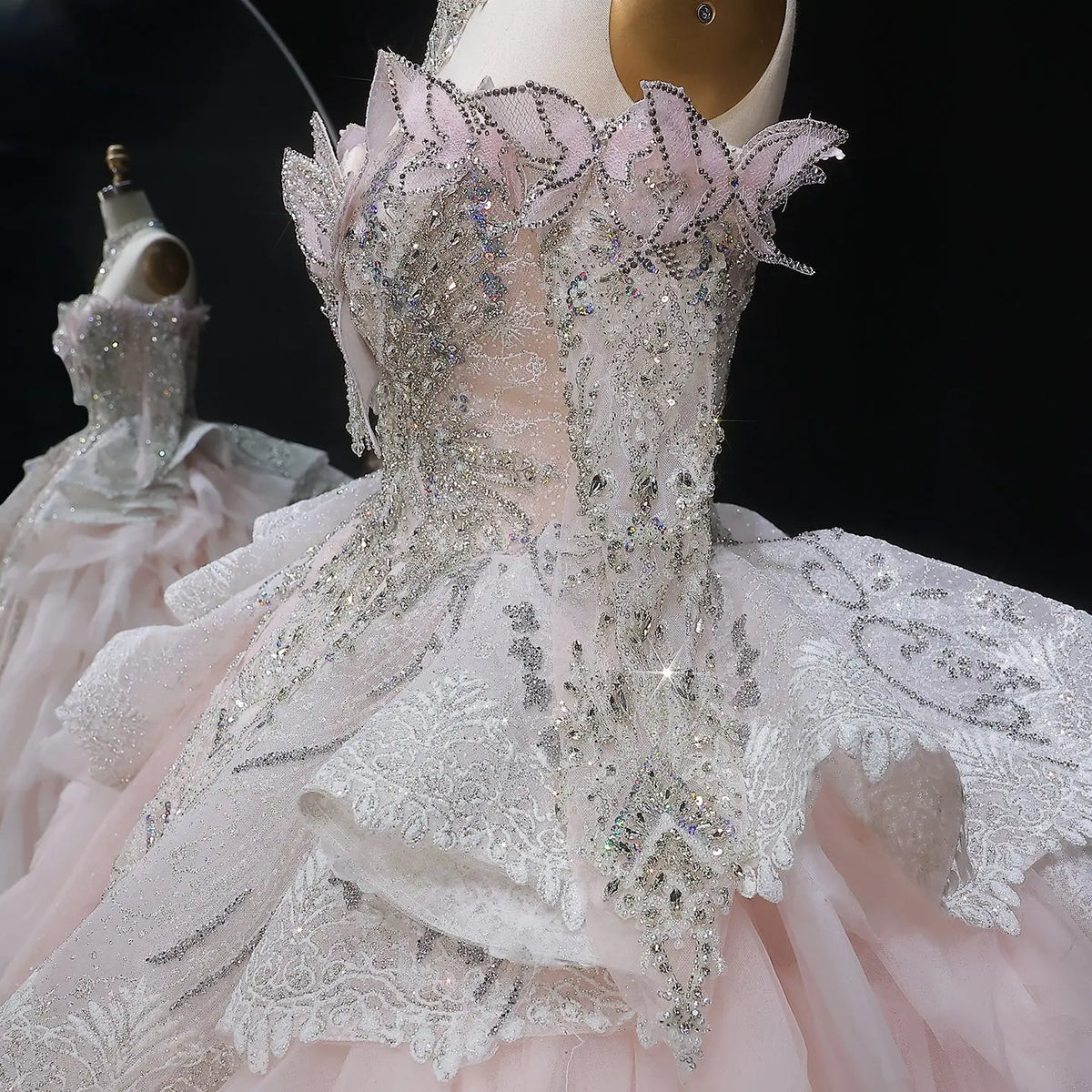 Luxury Embroidery Puff Sleeve Ball Gown Wedding Dress SW608 