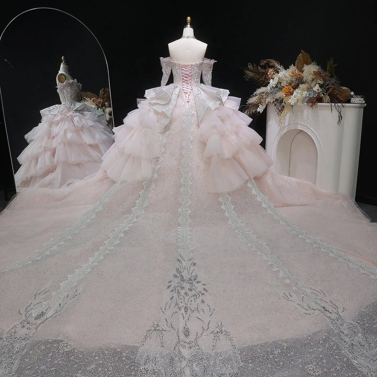 Luxury Embroidery Puff Sleeve Ball Gown Wedding Dress SW608 