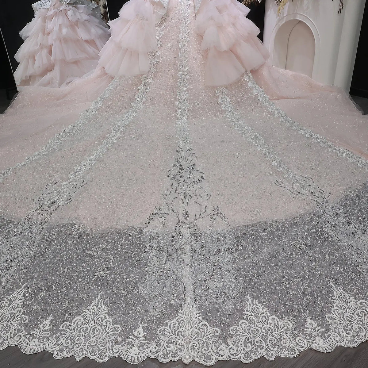 Luxury Embroidery Puff Sleeve Ball Gown Wedding Dress SW608 
