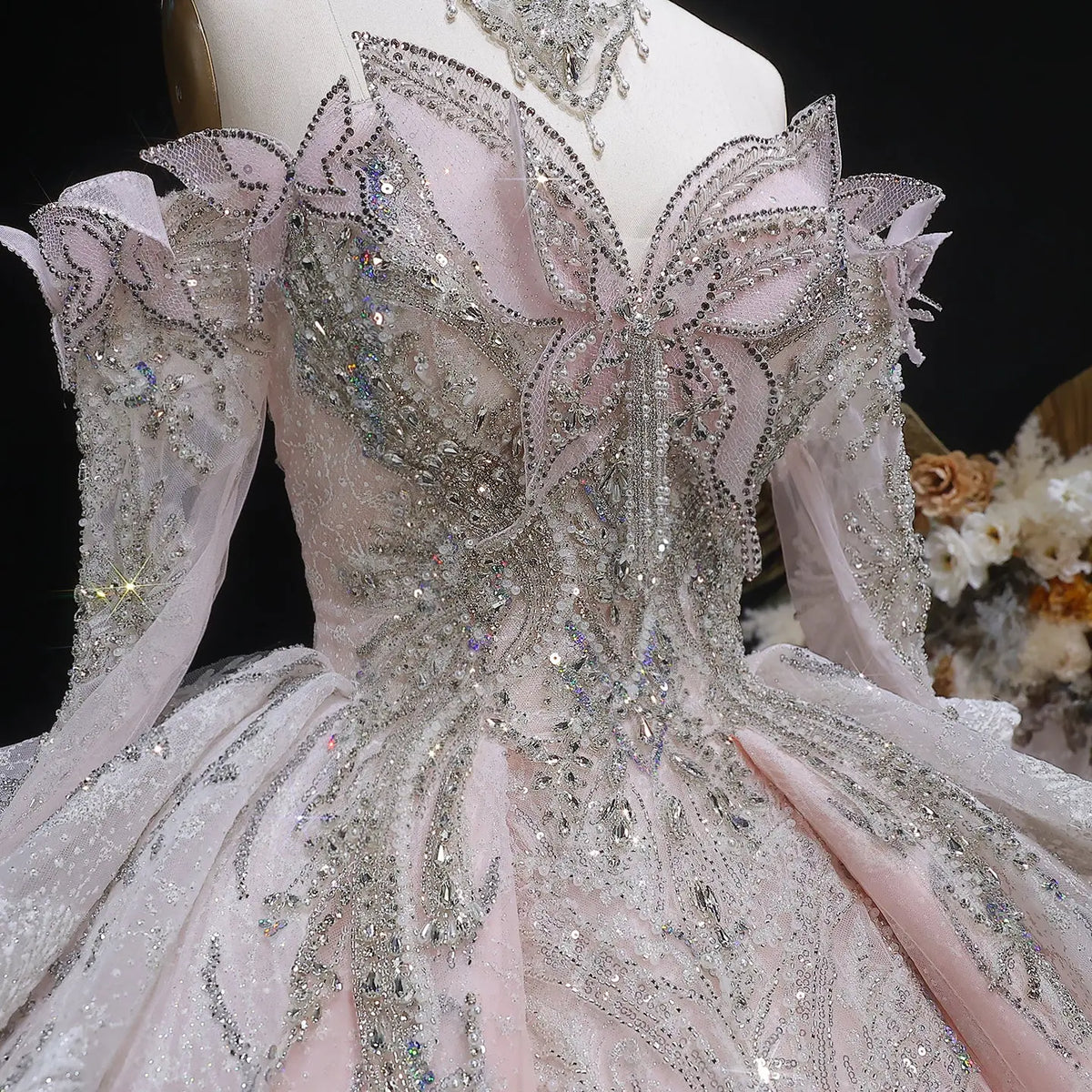 Luxury Embroidery Puff Sleeve Ball Gown Wedding Dress SW608 