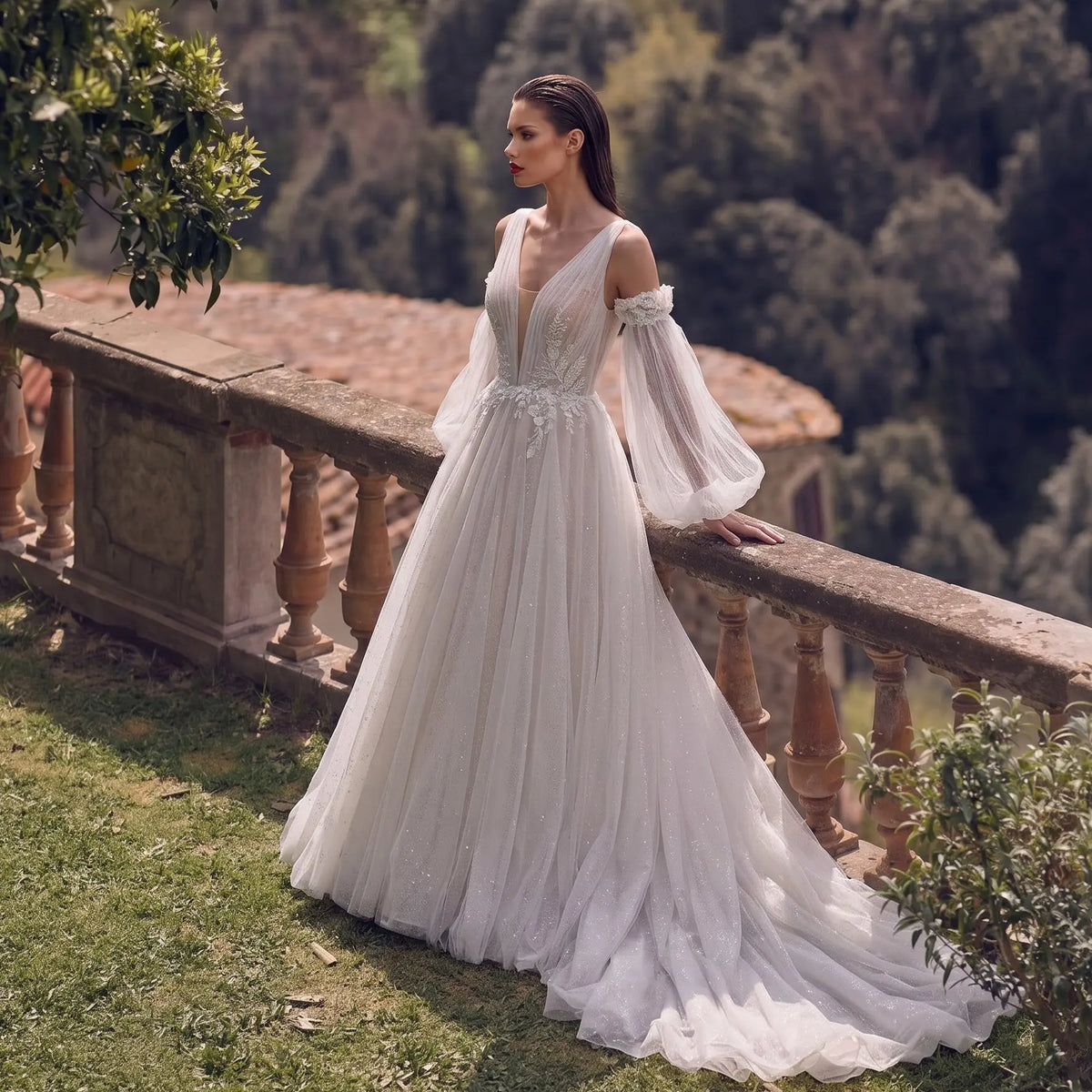 Elegant V-Neck Detachable Puff Sleeve Lace Tulle Wedding Dress with Train SW708