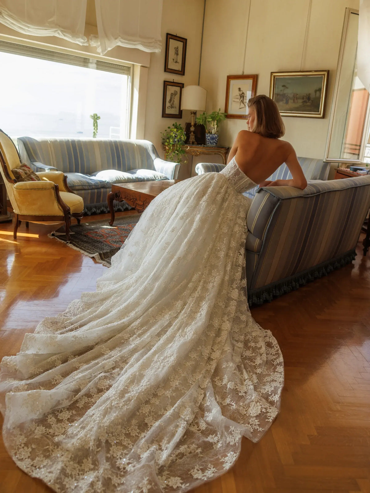 Modern Lace Deep V-Neck Halter Ball Gown Wedding Dress with Train SW185 