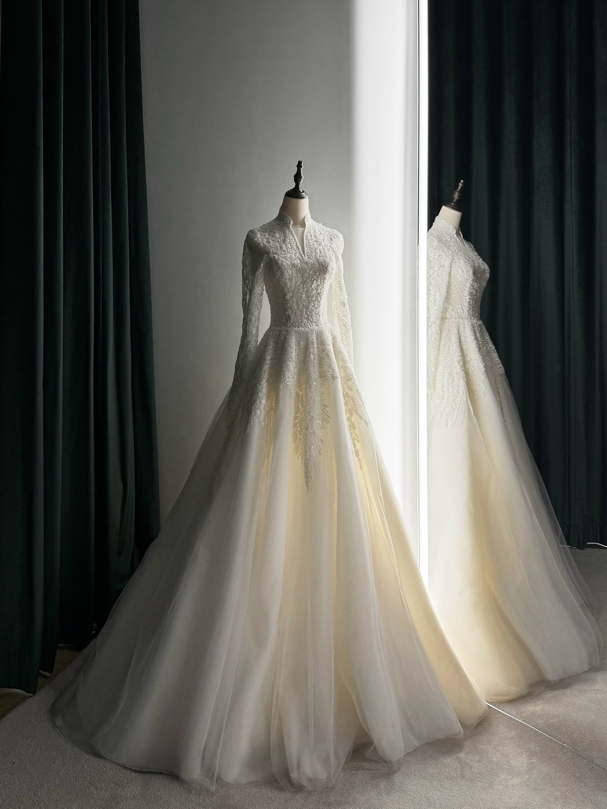 Luxury Sequin Pearl Long Sleeve Ball Gown Wedding Dress SW518 