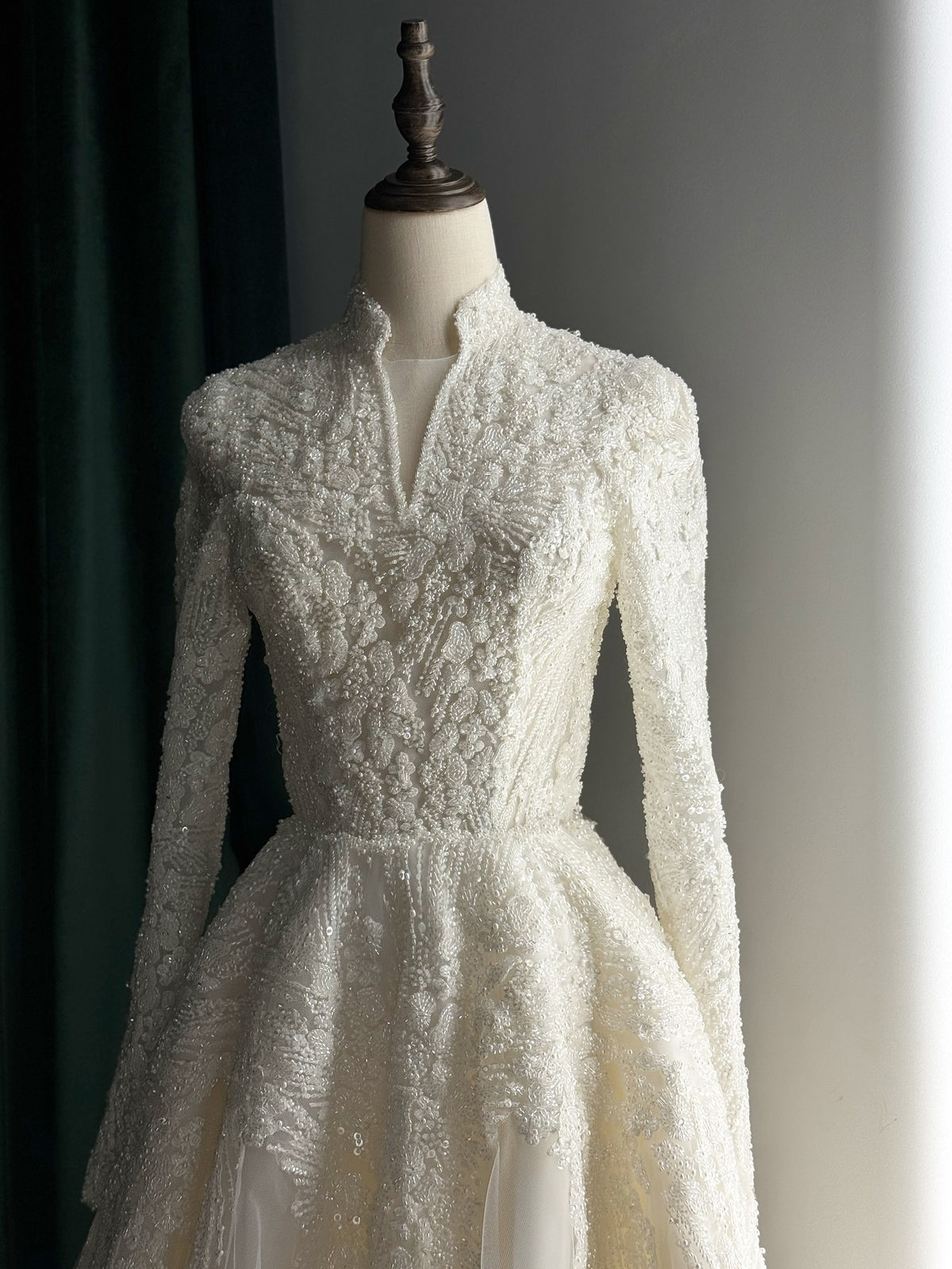 Luxury Sequin Pearl Long Sleeve Ball Gown Wedding Dress SW518 