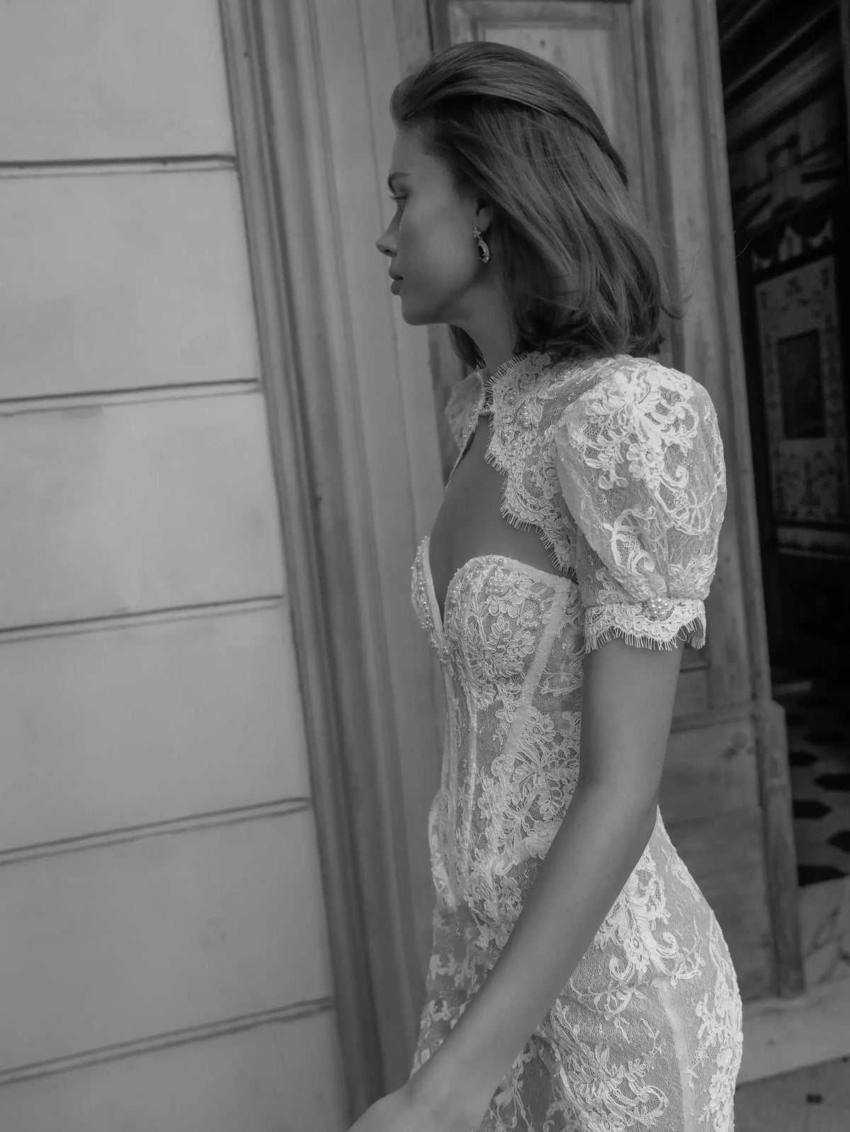 Vintage Lace High Neck Puff Sleeve Backless Mermaid Wedding Dress SW180 