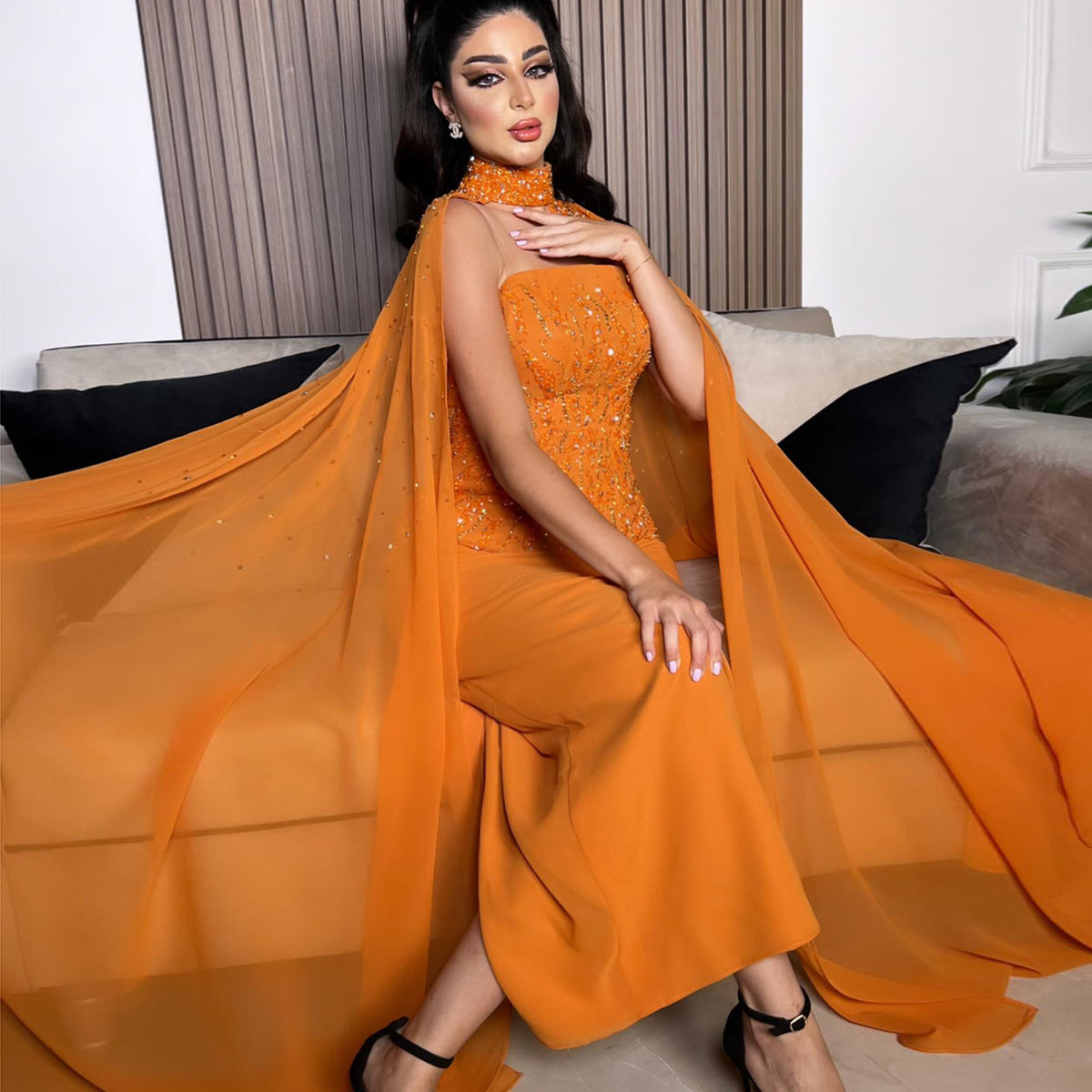 شارون سعيد فستان سهرة عربي برتقالي بدون حمالات مع أكمام كيب للنساء لحفلات الزفاف الفاخرة في دبي رداء الحفلات الرسمية SS299