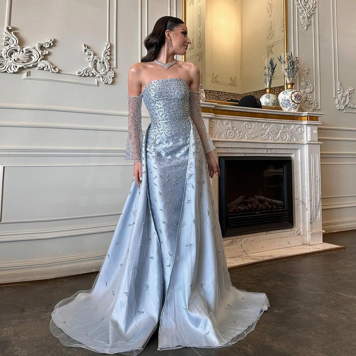 luxury long sleeve dress Gorgeous Luxury Evening Dresses Embroidered Beaded Queen Anneneck Long Sleeve Formal Gowns With Cloak