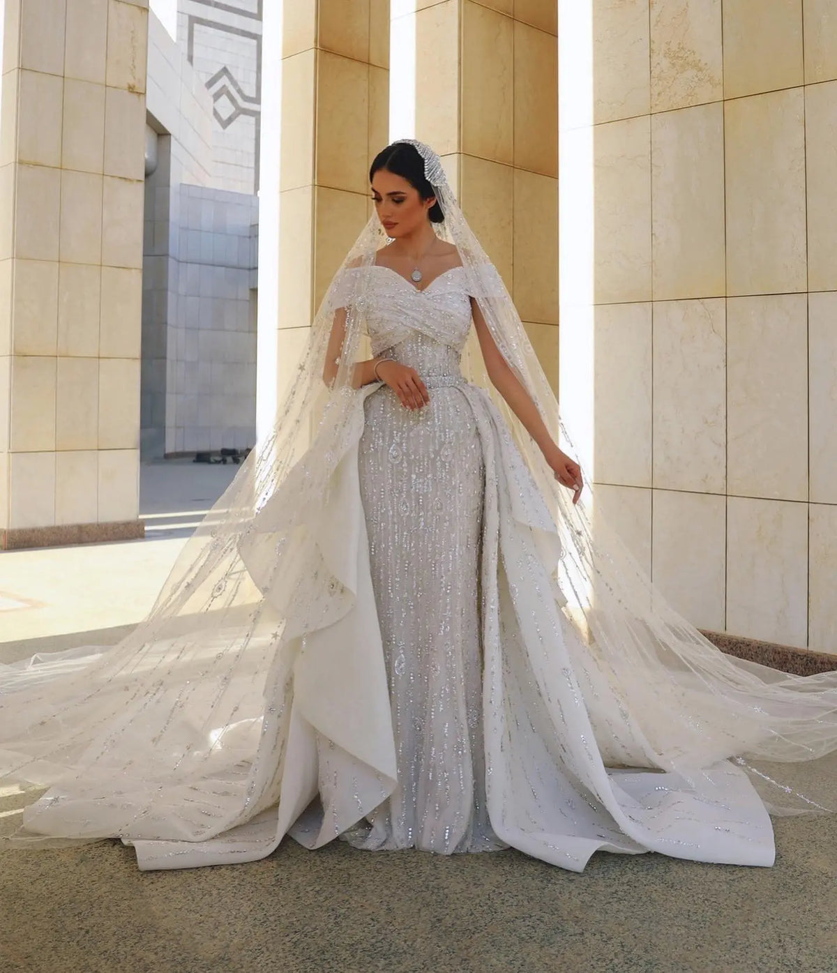 Luxury White Off-the-Shoulder Train Wedding Dress with Veil SW031 