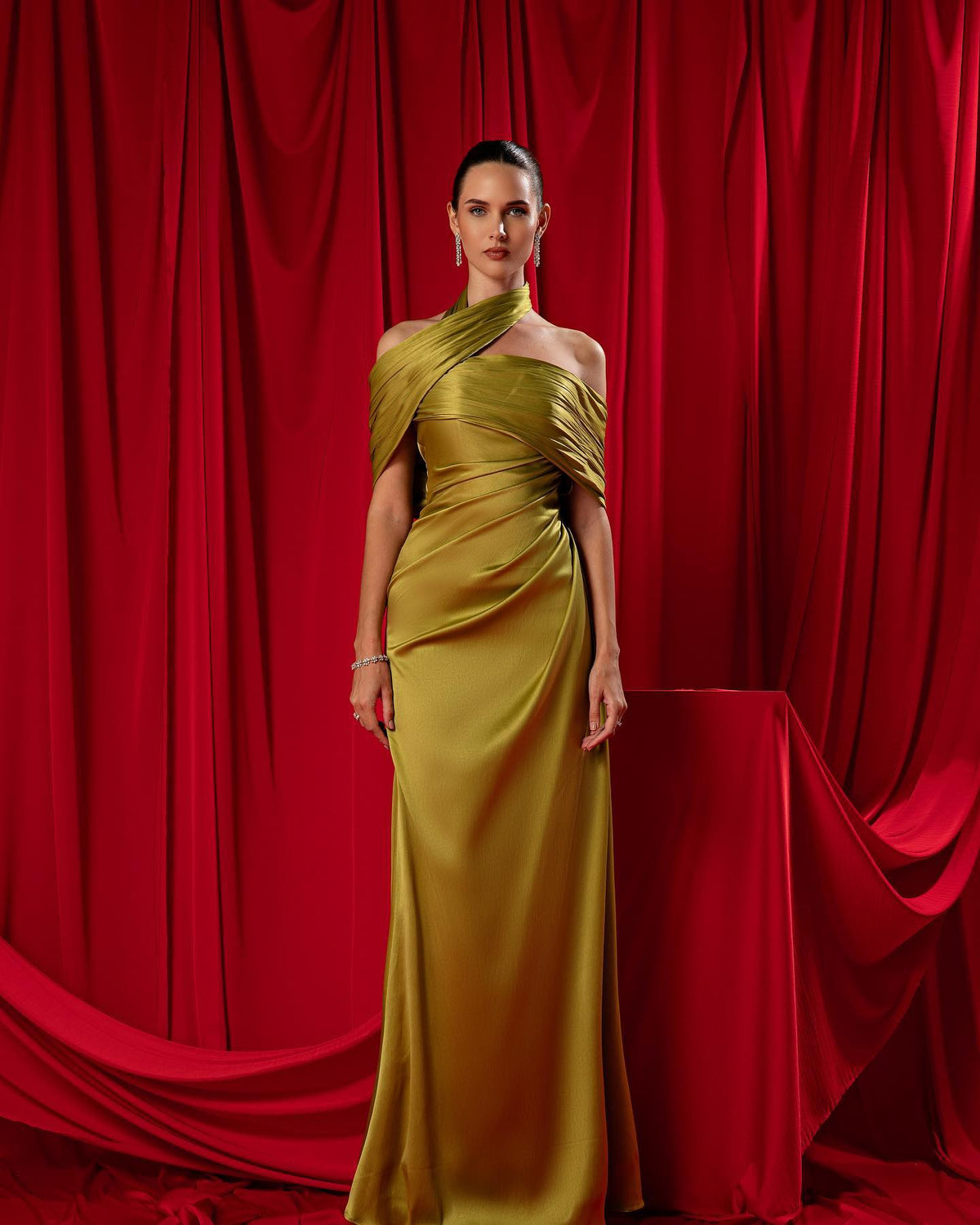 Elegant  Halter Gold Off Shoulder Evening Dress SF053