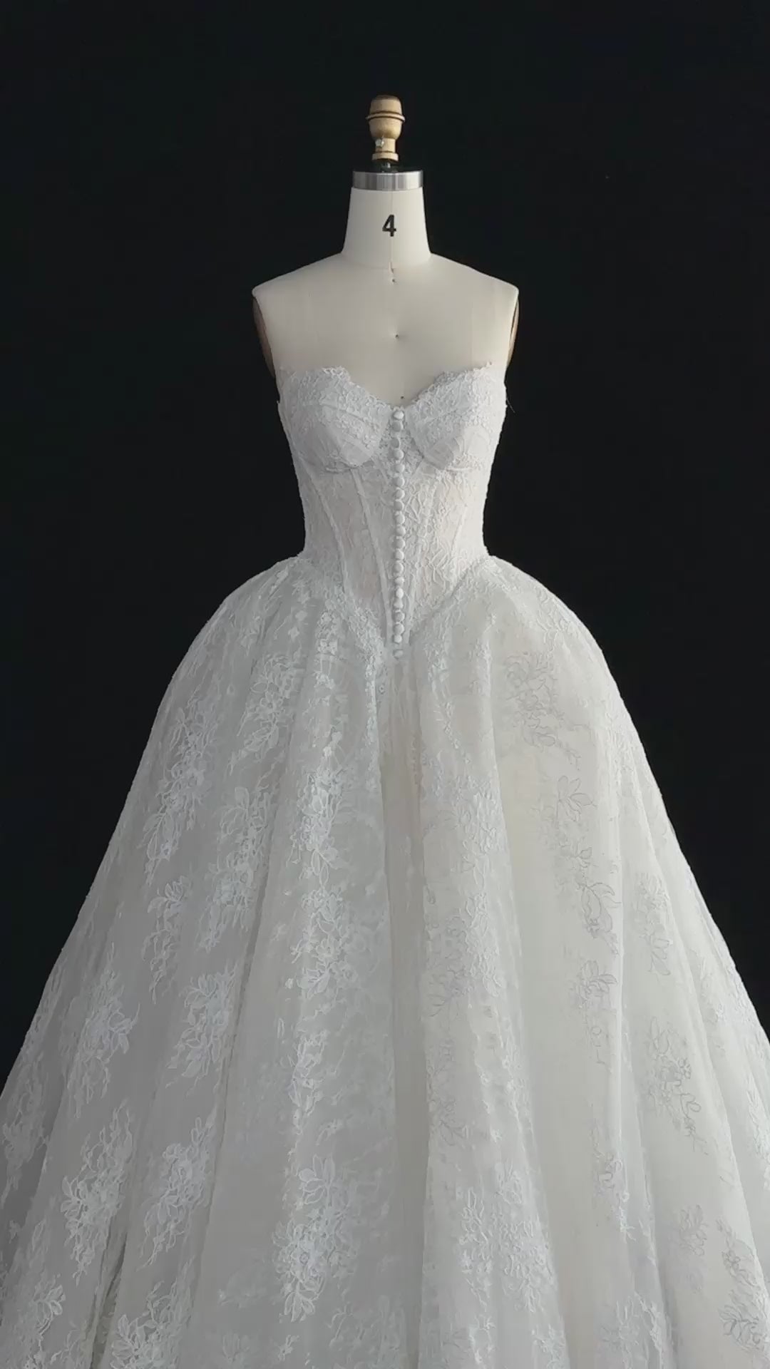 Off White Sweetheart Tulle Wedding Dress SW694-11